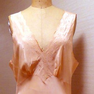 Peach Vee-Neck 1940 Handmade Vintage Nightgown